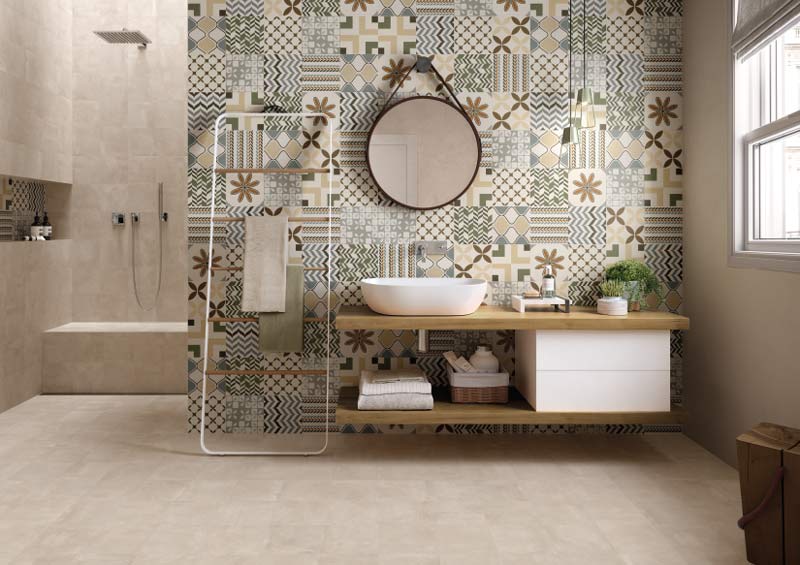 Kreativer Fliesenspiegel mit ansprechendem Muster