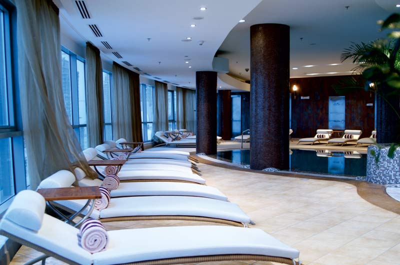 Gefliester Wellness-Bereich