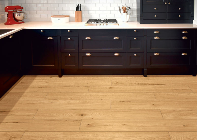 Fliesen in Holzoptik für die klassische Küche